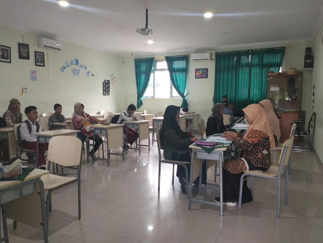 MTsN 9 Sleman Gelar Verifikasi Berkas Calon Siswa Baru yang Mendaftar Secara Online