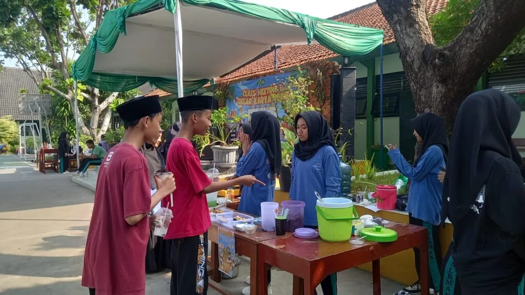 Market Day MTsN 3 Sleman Warnai Acara Class Meeting dan Gelar Karya P5RA