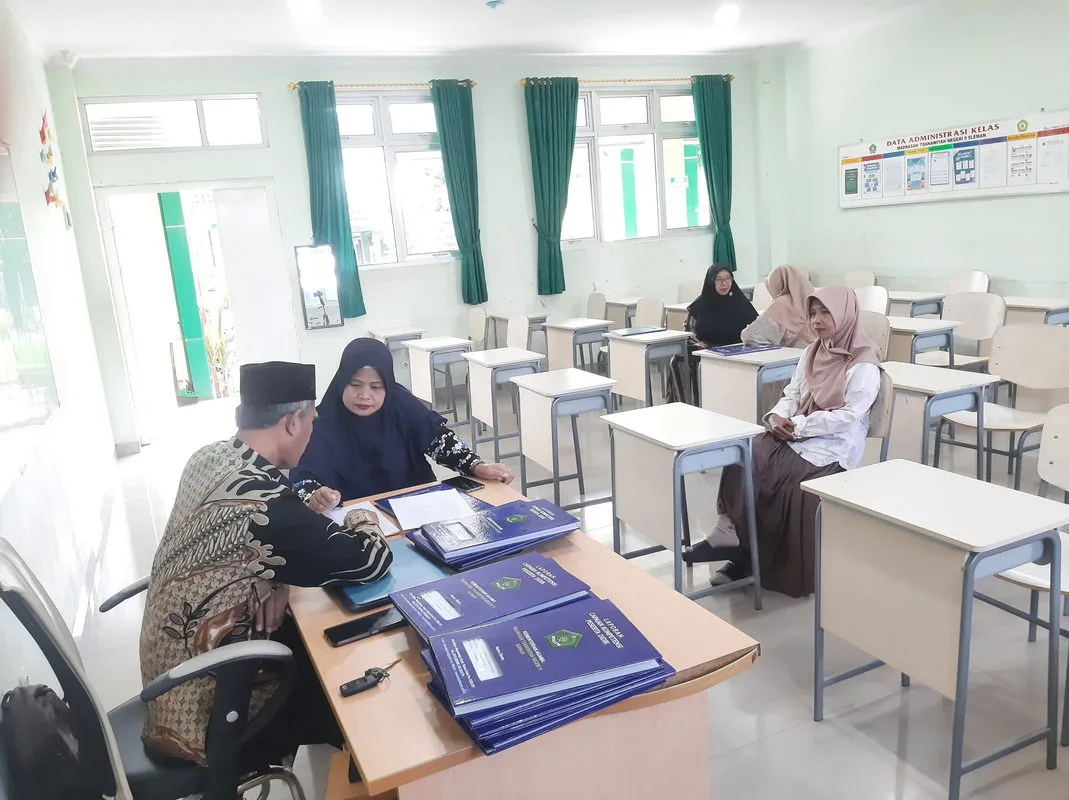 Pembagian Raport Semester Genap di MTsN 9 Sleman
