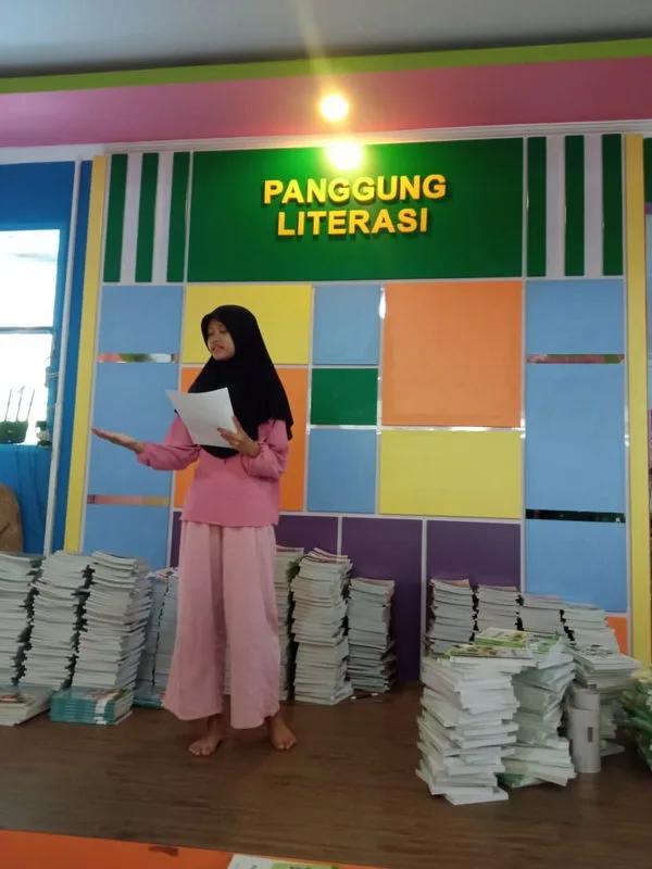 Latihan Maca Geguritan, Putri Meirandy Damarjati Wakili MTsN 8 Sleman dalam Lomba Bahasa dan Sastra Sleman 2025