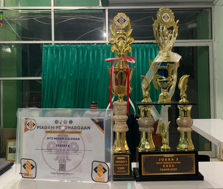 Persembahkan Dua Piala, Kontingen Pramuka MTs Negeri 3 Sleman Tak Jumawa