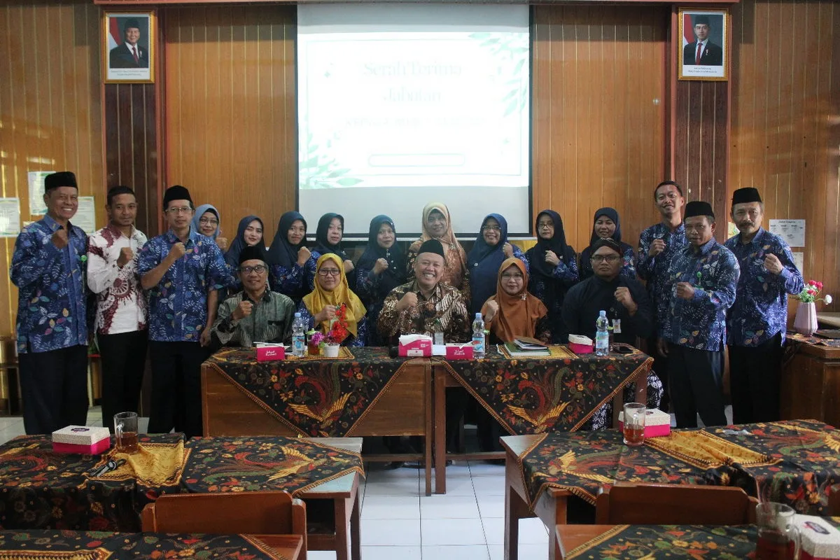 MIN 1 Sleman Laksanakan Serah Terima Jabatan Kepala Madrasah