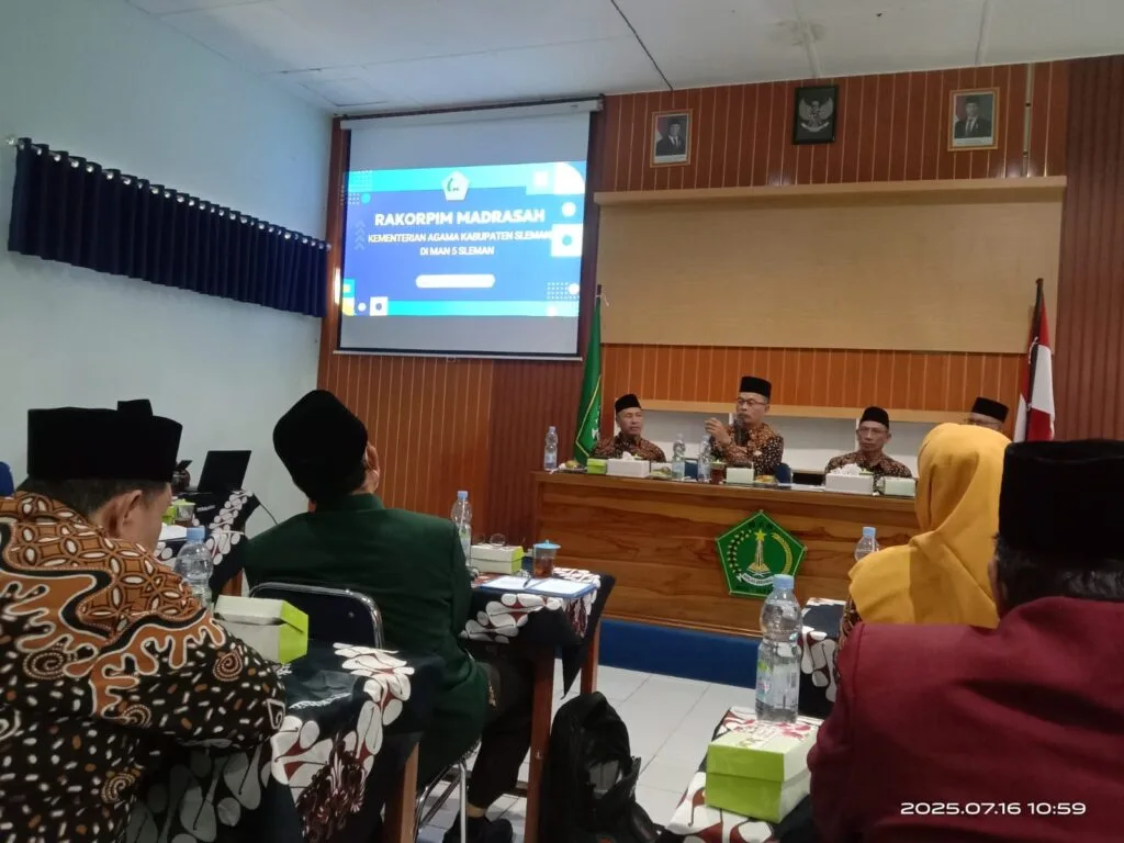 Kepala MIN 1 Sleman Hadiri Rakorpim, Teguhkan Komitmen Wujudkan Madrasah Berprestasi