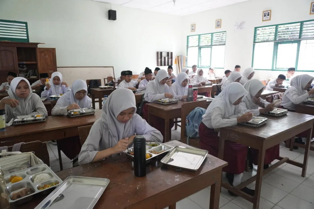 MTsN 4 Sleman Selenggarakan Perdana Program Makan Bergizi Gratis, 546 Peserta Didik Terima Paket Makanan