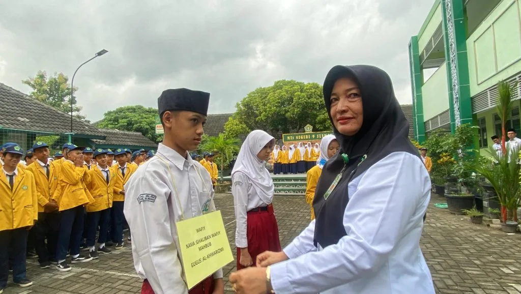 Hari Pertama Masuk Sekolah, MTsN 9 Sleman Gelar Upacara dan Pembukaan MATSAMA 2025