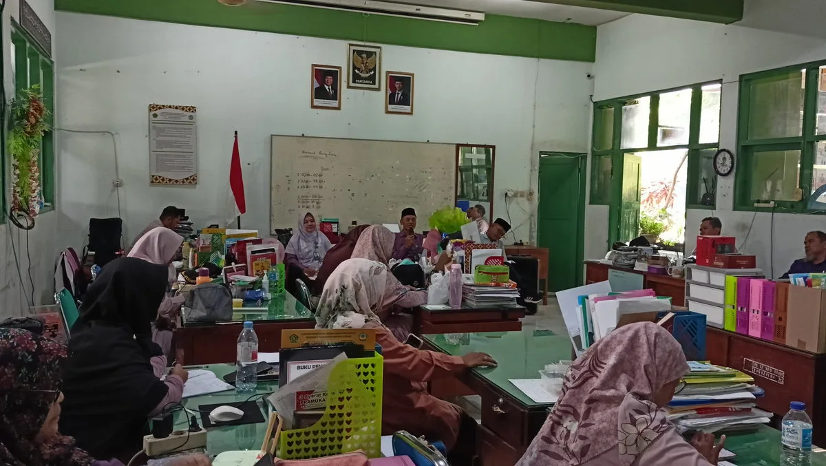 Menindaklanjuti Hasil Rapat Koordinasi Pimpinan (Rakorpim), MTsN 8 Sleman Adakan Briefing