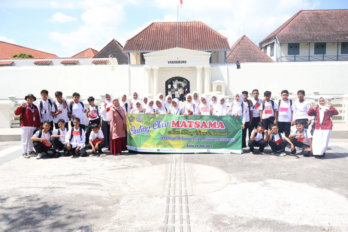 Menulusuri Jejak Perjuangan Bangsa di Benteng Vredeburg dalam MATSAMA MTsN 8 Sleman