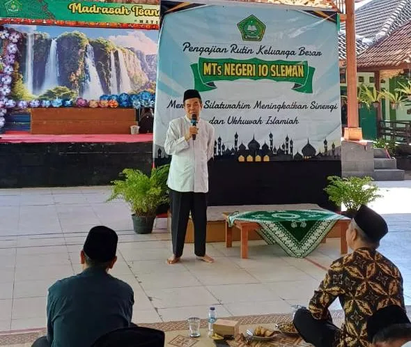 MTsN 10 Sleman Gelar Pengajian Keluarga, Ustaz Busyroni Majid Ingatkan Bahaya Kesombongan