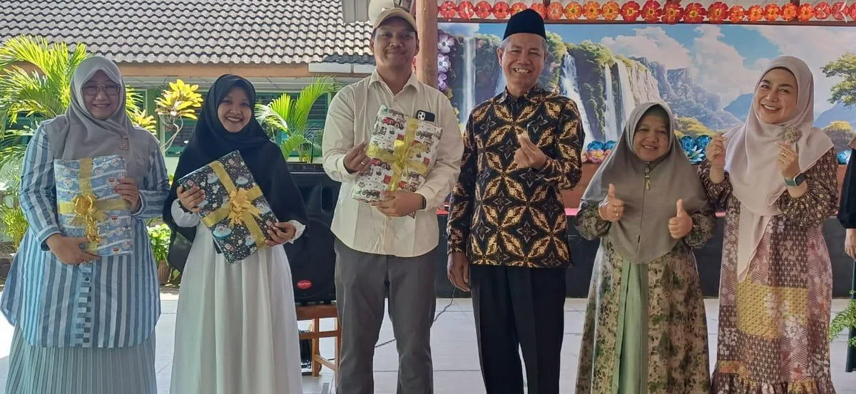 MTsN 10 Sleman Mangayubagya Guru dan Pegawai yang Beralih Tugas