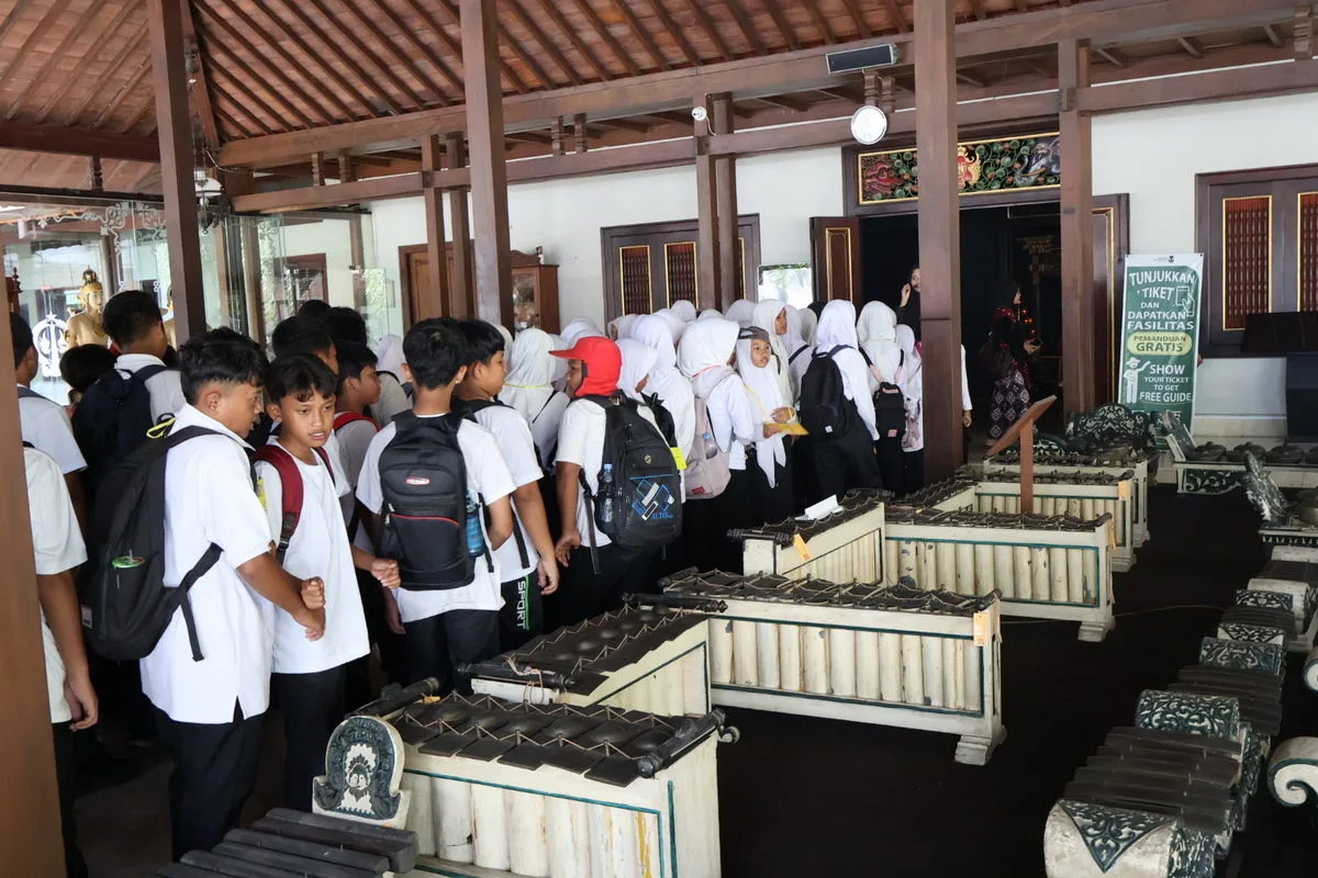 Murid Baru MTsN 8 Sleman Kunjungi Museum Sonobudoyo dalam Rangka Outing Class Tahun Ajaran 2025/2026