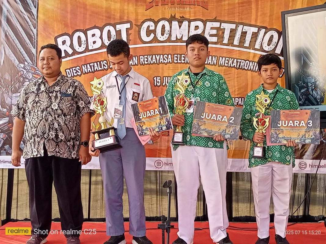 Siswa MTsN 4 Sleman Raih Juara 2 dan 3 di Lomba Robot Line Follower Politeknik Negeri Cilacap
