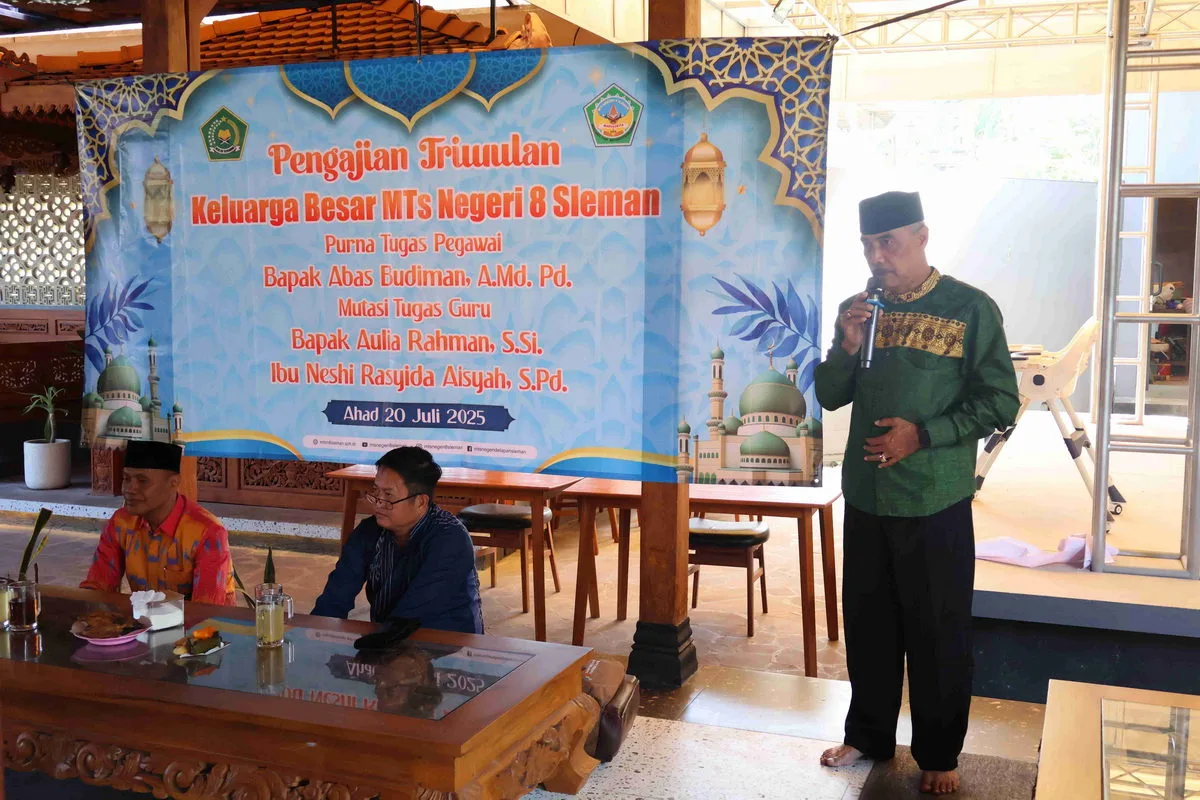Ketua Komite Apresiasi Tinggi Pengajian Tiga Bulanan Keluarga Besar MTsN 8 Sleman