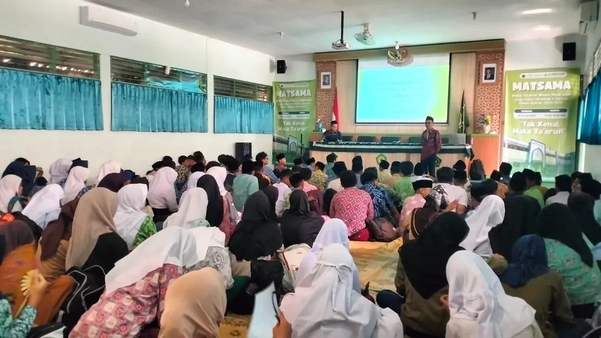MTsN 9 Sleman Gandeng FKUB Sleman dalam Matsama Hari Keempat: KH Nurjamil Dimyati Sampaikan Moderasi Beragama dengan Menarik