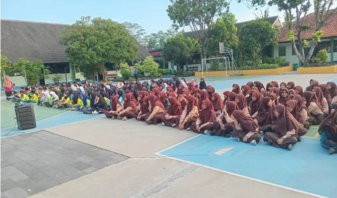 Screening Kuku Rapikan Rambut, Guru dan Murid MTs Negeri 3 Sleman Gayung Bersambut