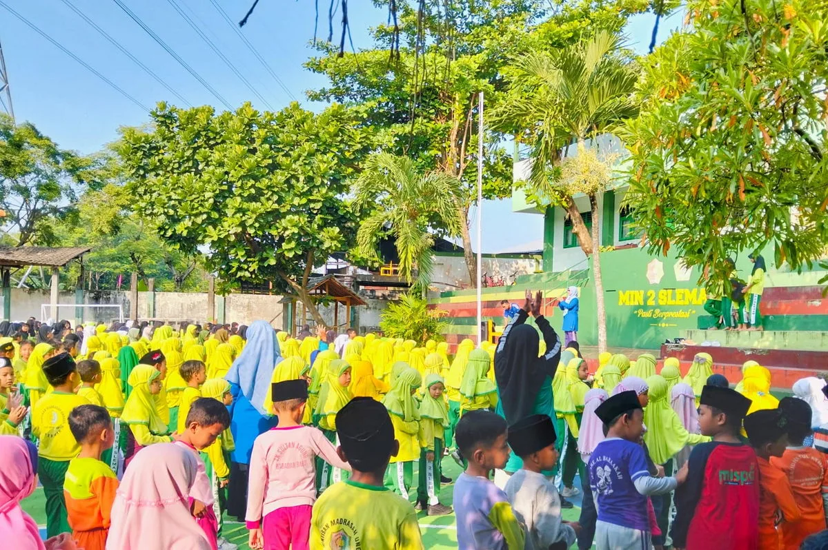 Semangat Nasionalis Saat HAN, Siswa MIN 2 Sleman Nyanyikan Lagu Indonesia Raya