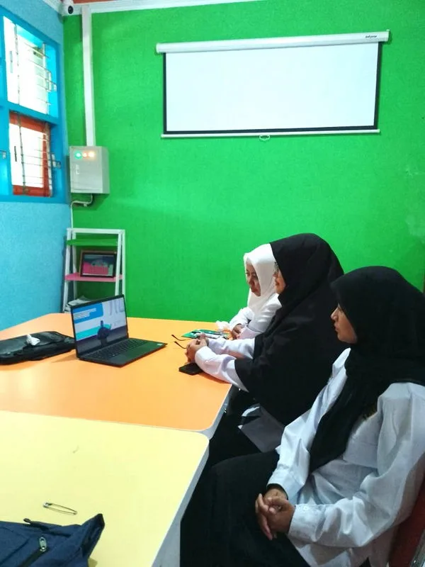 Guru dan Pegawai CPNS PPPK MTs N 8 Sleman Semangat Mengikuti Pembukaan Latsar Secara Daring