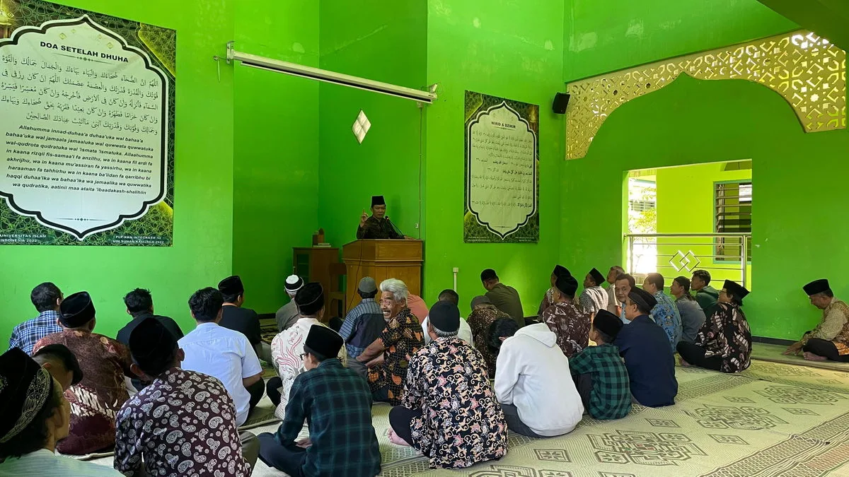 Kuatkan Peran Orang Tua dalam Pendampingan Anak, Orang Tua Siswa Kelas 7 MTsN 2 Sleman Ikuti Pengajian