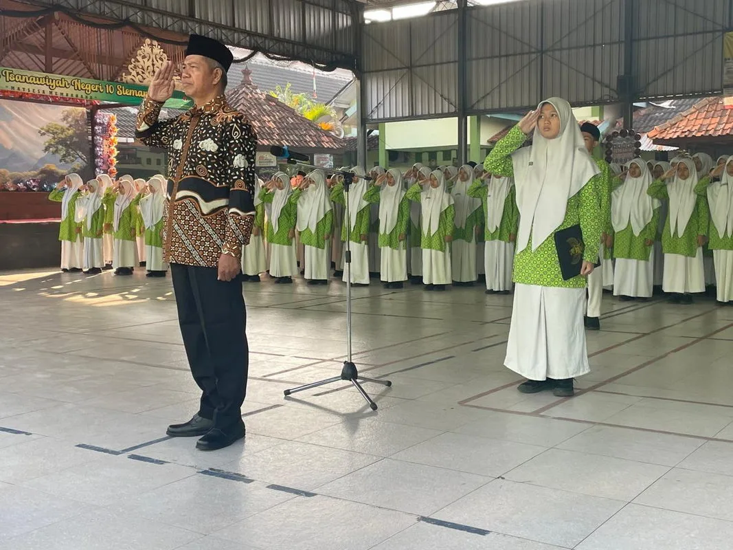 MTsN 10 Sleman Gelar Upacara Peringatan Hari Anak Nasional 2025: Dorong Generasi Emas Berkarakter Positif