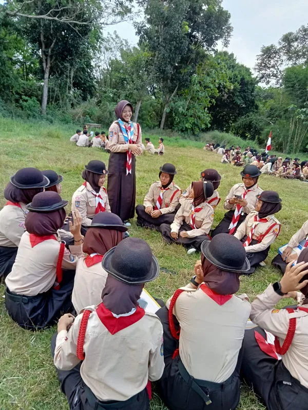 Salsabilla Berikan Arahan kepada Calon Anggota Dewan Penggalang MTsN 8 Sleman