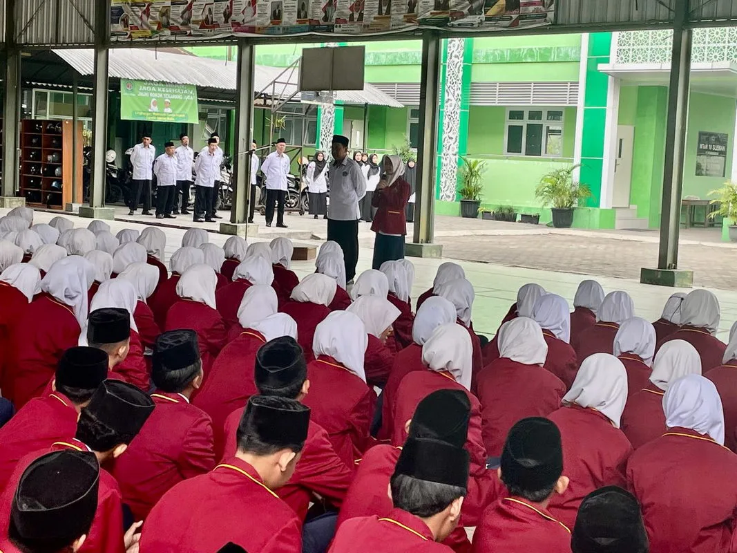 Apel Pagi MTsN 10 Sleman: Wujudkan Anak Indonesia Hebat, Cerdas, dan Berkarakter