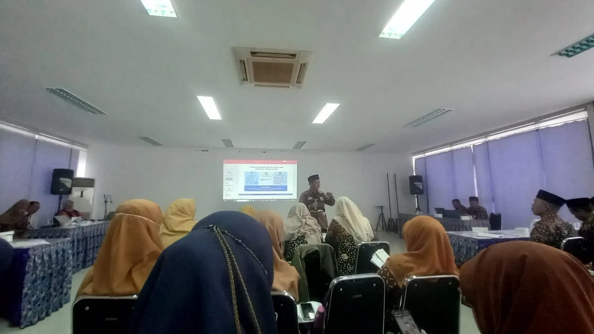 Kepala MTsN 9 Sleman Ikuti Rapat Tata Tertib Madrasah di Kanwil Kemenag DIY