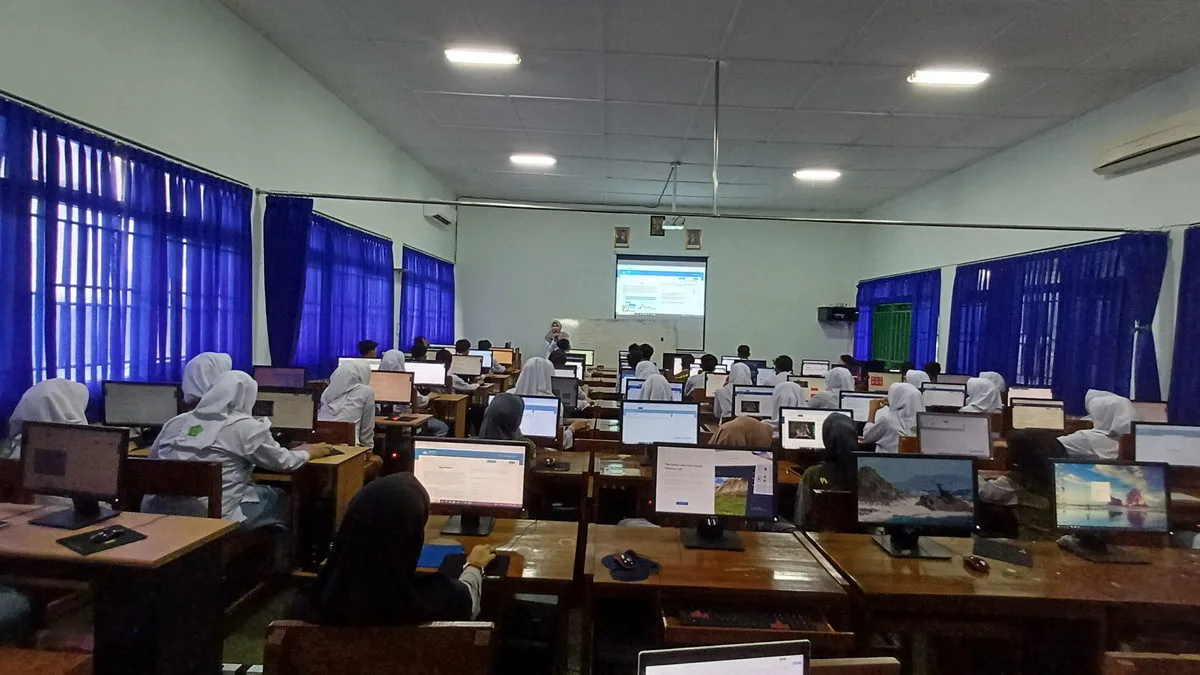 Siswa Kelas XI MAN 5 Sleman Ikuti Sosialisasi dan Simulasi Soal ANBK 2025