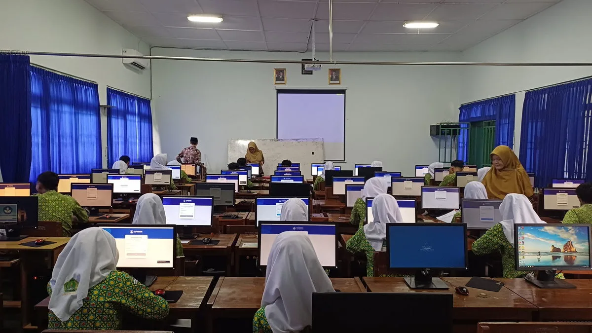 Siswa Kelas XI MAN 5 Sleman Laksanakan Gladi ANBK di Ruang Lab Komputer
