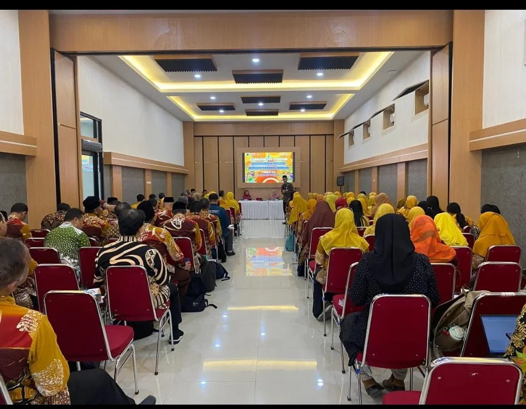 Kepala Madrasah Tsanawiyah 9 Sleman Menghadiri Musyawarah Kerja Kepala Madrasah (MKKS) SMP dan MTs Negeri Swasta Kabupaten Sleman