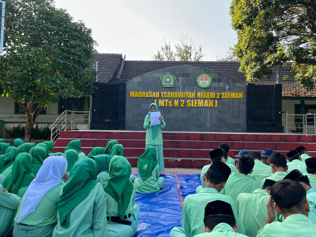 Perpustakaan Masda Sembada MTsN 2 Sleman Gelar Jumat Literasi, Tampilkan Karya Puisi Siswa