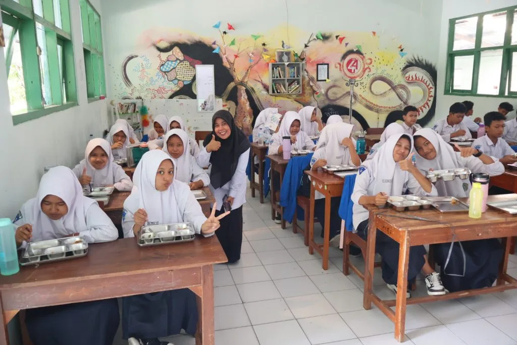 Siswa MTsN 8 Sleman Antusias Nikmati Makanan Gratis dari Program MBG