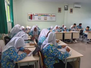 Siswa MTsN 9 Sleman Ikuti Kegiatan Jumat Literasi dengan Penuh Semangat
