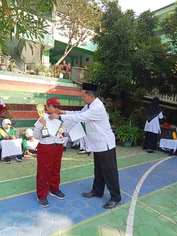 Berprestasi, Siswa MIN 2 Sleman Borong Juara di Berbagai Bidang