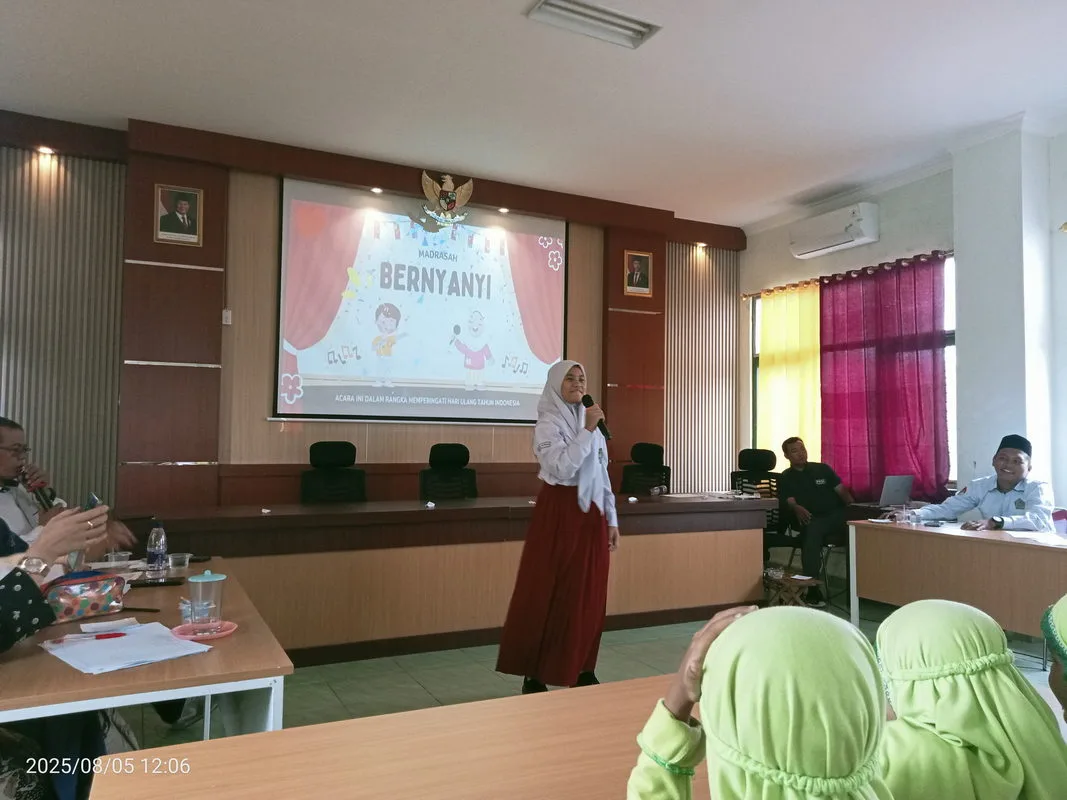 Bersenandung, Siswa MIN 2 Sleman Ikuti Lomba Menyanyi Sambut HUT RI