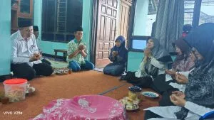 Mempererat Ukhuwah Islamiyah, Guru dan Waka MAN 5 Sleman Takziah ke Rumah Duka Warga Sekitar