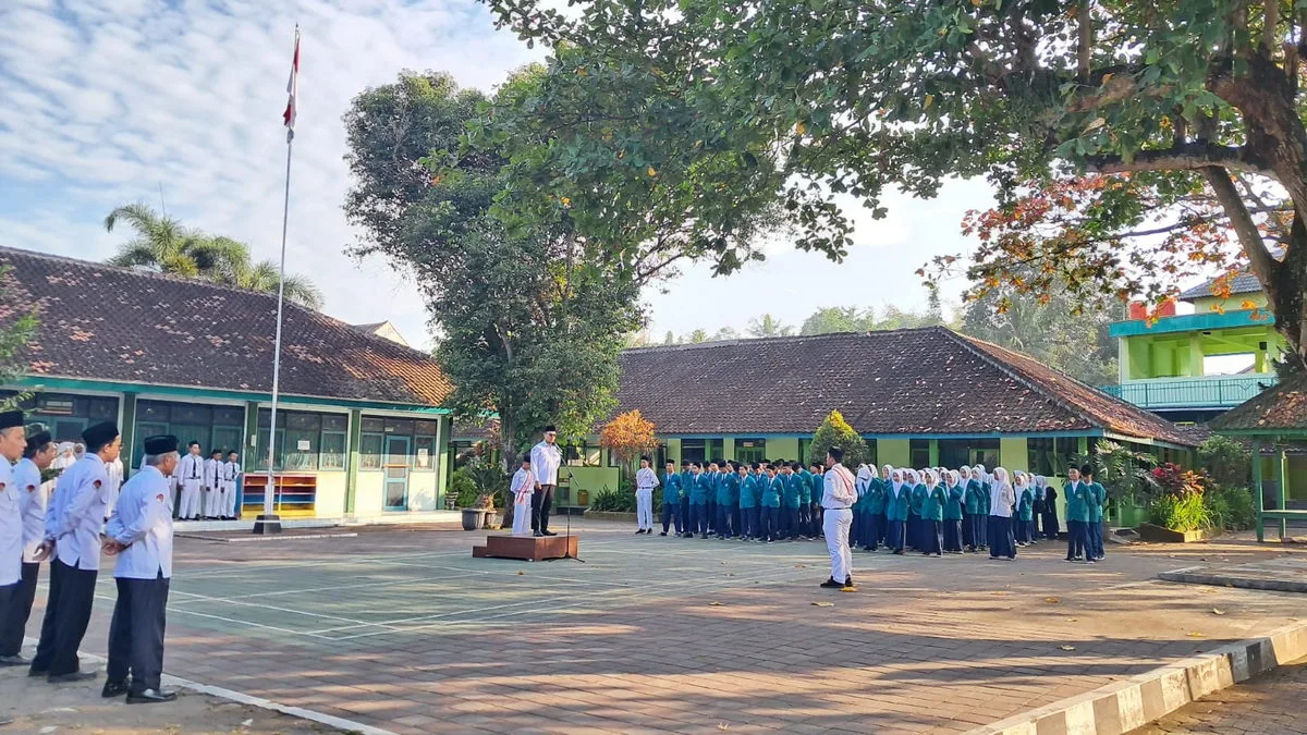 Trihandoko Ajak Siswa MTsN 1 Sleman Apresiasi Karya dan Budaya Literasi Sejak Dini