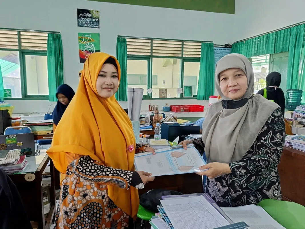 Guru MAN 5 Sleman Kumpulkan Perangkat Pembelajaran untuk Lengkapi Dokumen KTSP