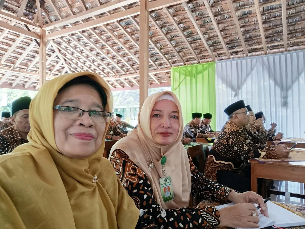 Kepala MTsN 2 Sleman Hadiri Kegiatan Penguatan Diversifikasi Madrasah Unggul Bersama Kanwil Kemenag DIY dan Direktur KSKK