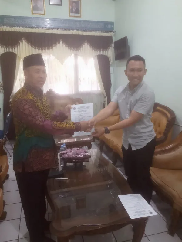 Penyerahan Naskah MoU Program MBG antara MAN 5 Sleman dan SPPG Margorejo