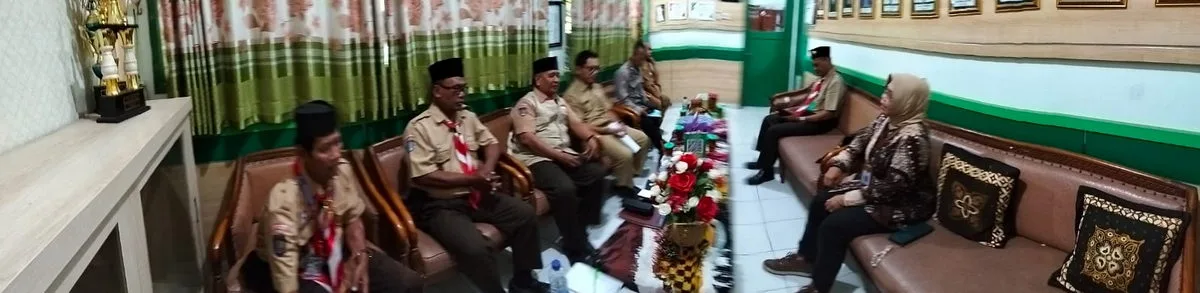 Kepala MTsN 8 Sleman Terima Kunjungan Panewu Prambanan dan Ketua Kwaran