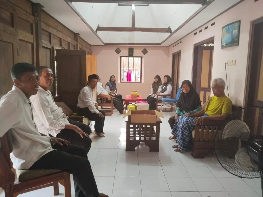 Wujudkan Solidaritas, Keluarga Besar MTsN 9 Sleman Laksanakan Kegiatan Sosial