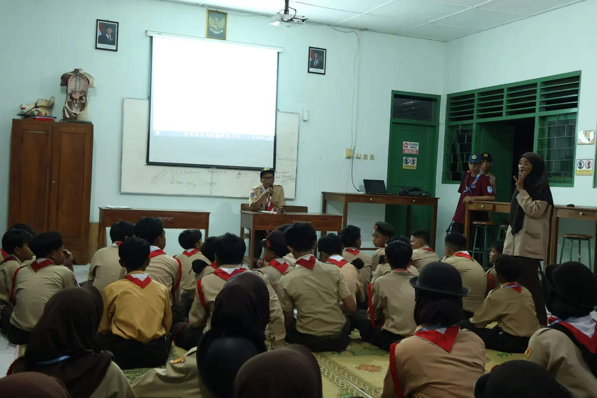 Asyik, Peserta Dianpinru MTsN 8 Sleman Ikuti Materi Kepemimpinan Dalam Regu