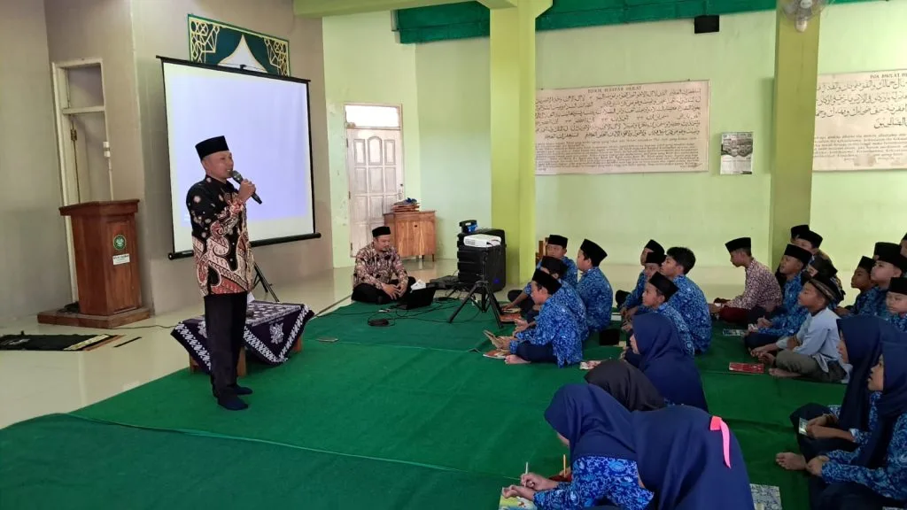 KUA Seyegan Bekali Siswa MTsN 1 Sleman dengan Edukasi Anti Kenakalan Remaja