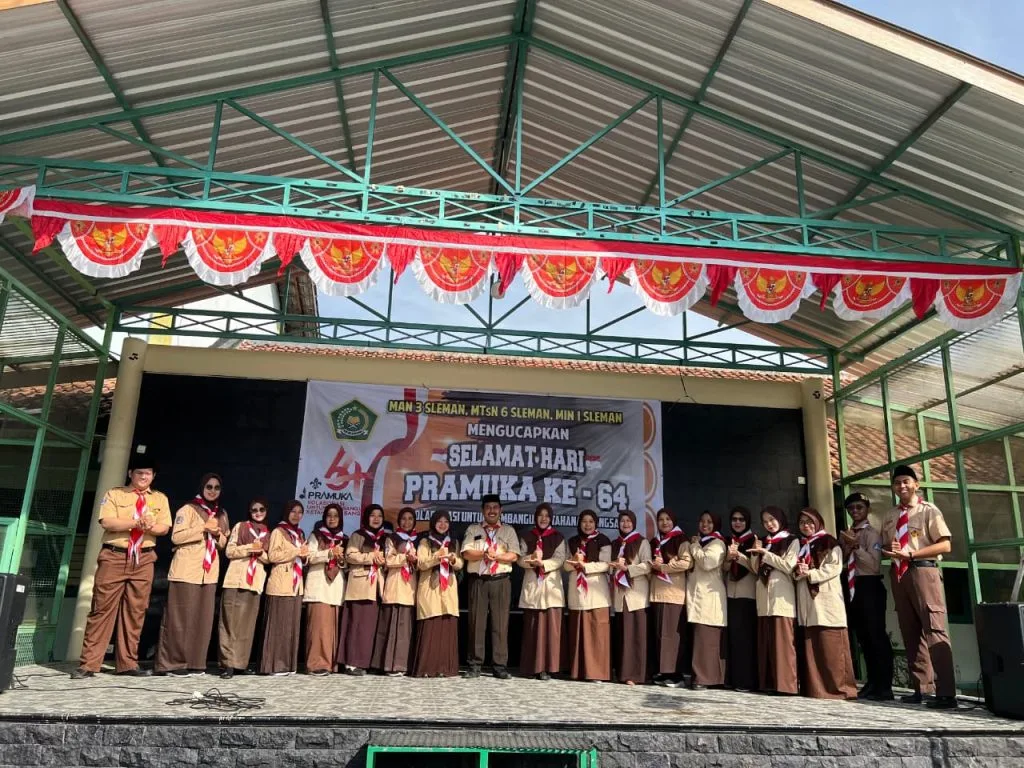 MAN 3 Sleman Rayakan Hari Pramuka ke-64 dengan Upacara Bendera
