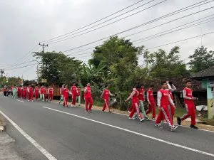 MTsN 2 Sleman Gelar Jalan Sehat dalam Program Jumat Sehat