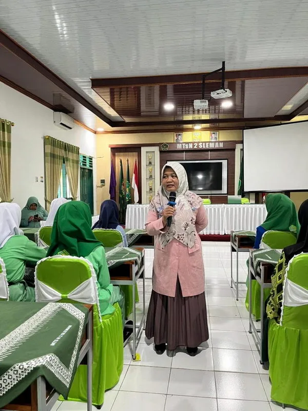 MTsN 2 Sleman Gelar Keputrian Bertema Kesehatan Reproduksi Perempuan