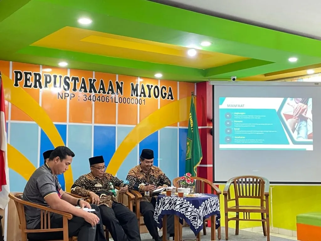 Rangkul Pedagang Kaki Lima dan Food Court, MAN 3 Sleman Adakan Sosialisasi Program Terbaru