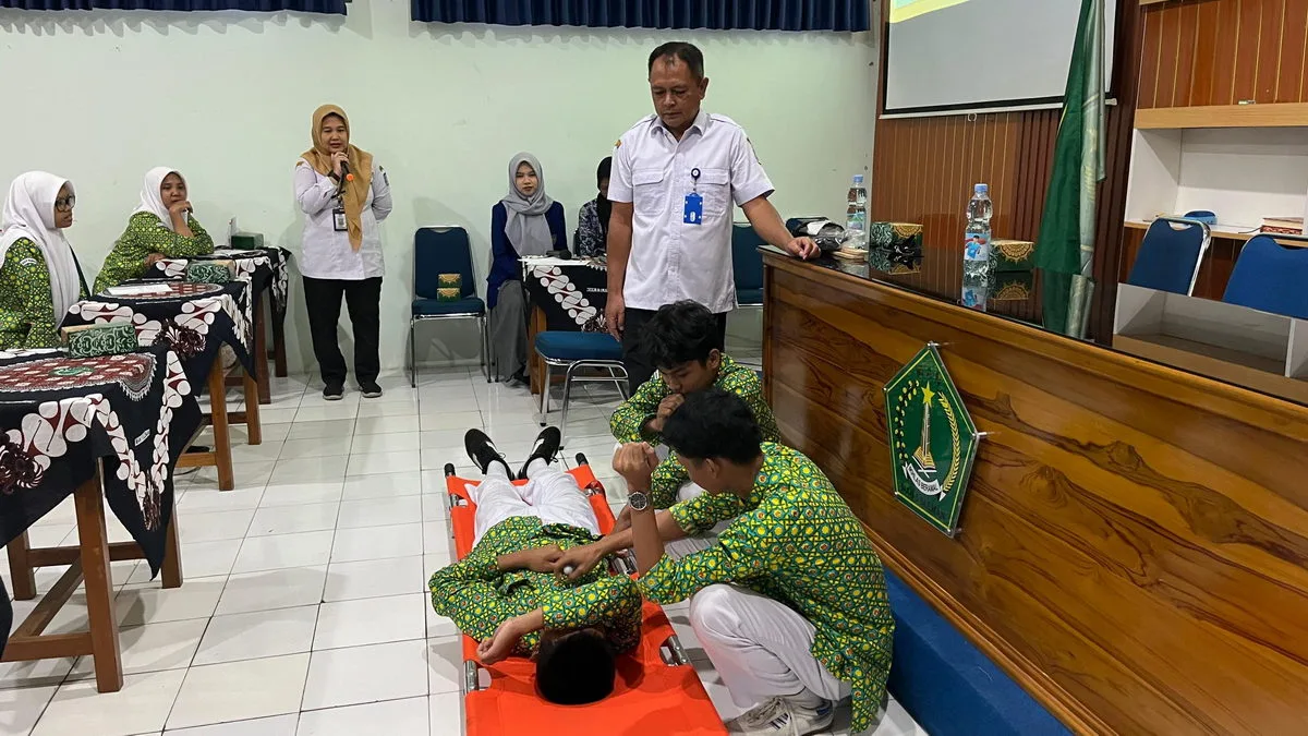 Siswa Kelas X MAN 5 Sleman Dilatih P3K: Siap Sigap Tangani Keadaan Darurat