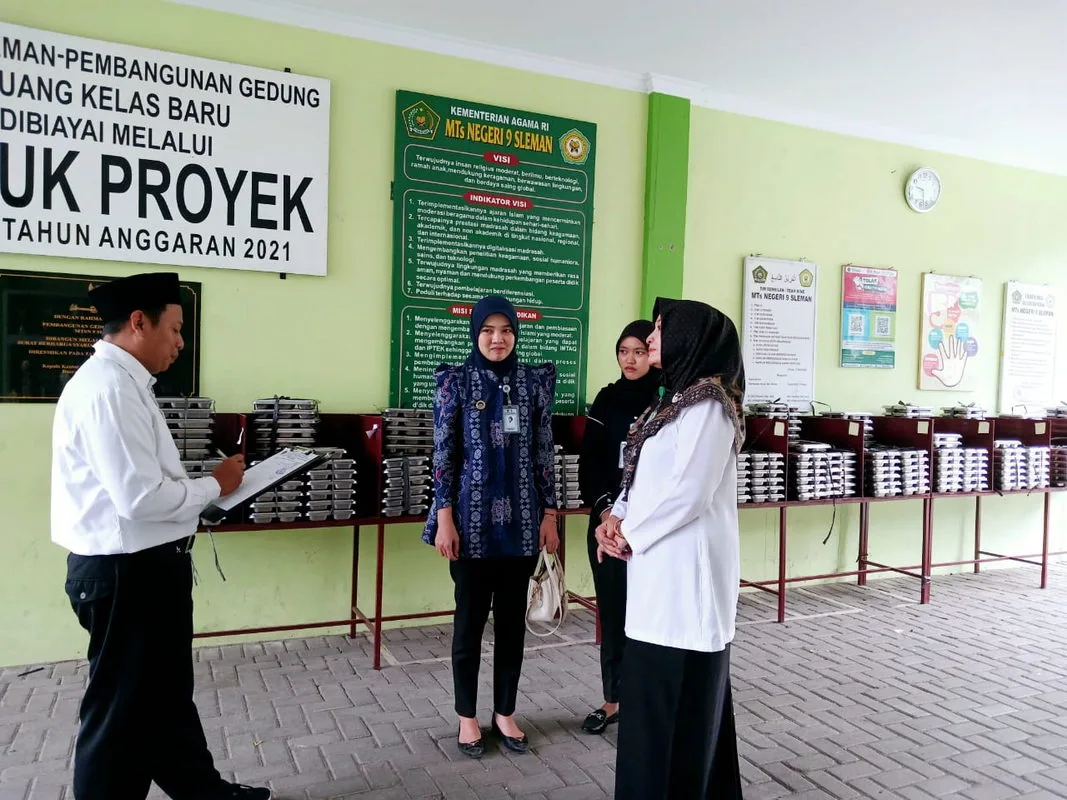 Kepala SPPG Lanud Adisucipto Lakukan Pemantauan MBG di MTsN 9 Sleman