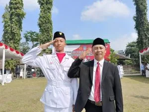 Langkah Tegap Hide Siswa MAN 5 Sleman, Komandan Pleton di Barisan Merah Putih Kapanewon Tempel
