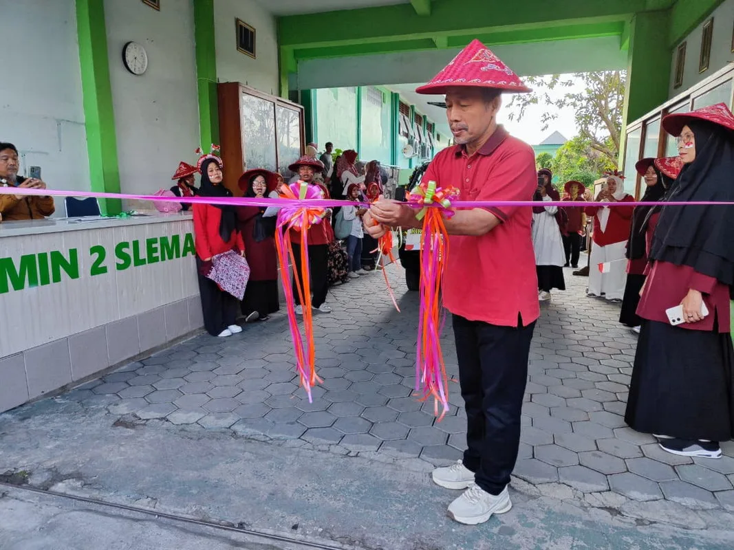 Meriah dan Penuh Warna, Kirab Budaya MIN 2 Sleman Semarakkan HUT RI ke-80
